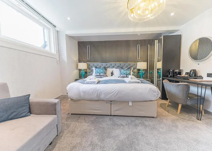 The Log House 3* آمبيلسايد