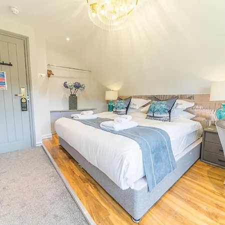 The Log House Guest house 3*